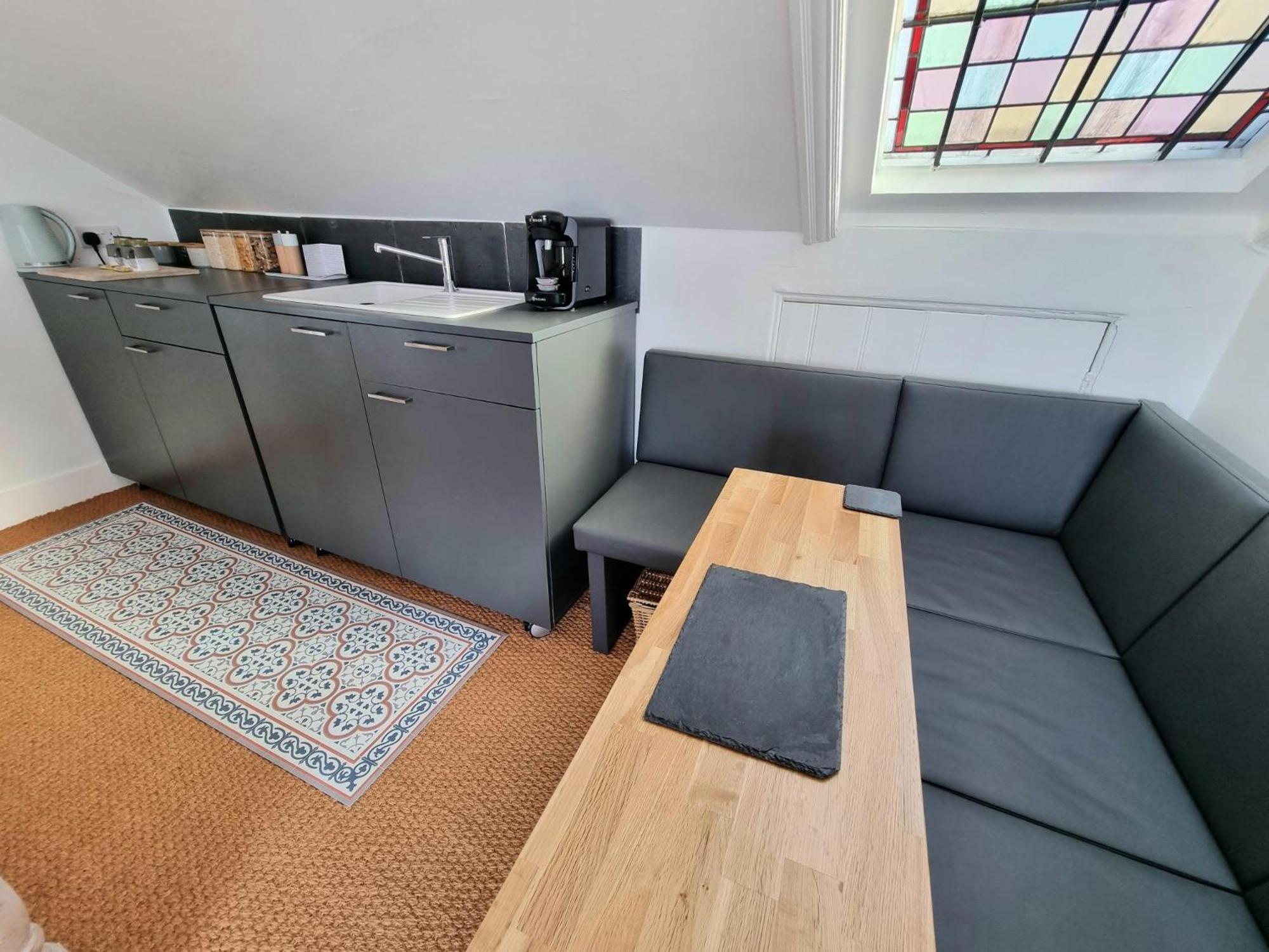 West Hill Retreat Seaview Balcony Chic Loft Studio & Free Parking Hastings Exterior foto